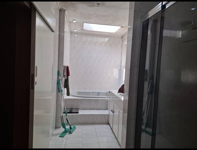 4 BEDROOM HOUSE FOR SALE IN DERSLEY